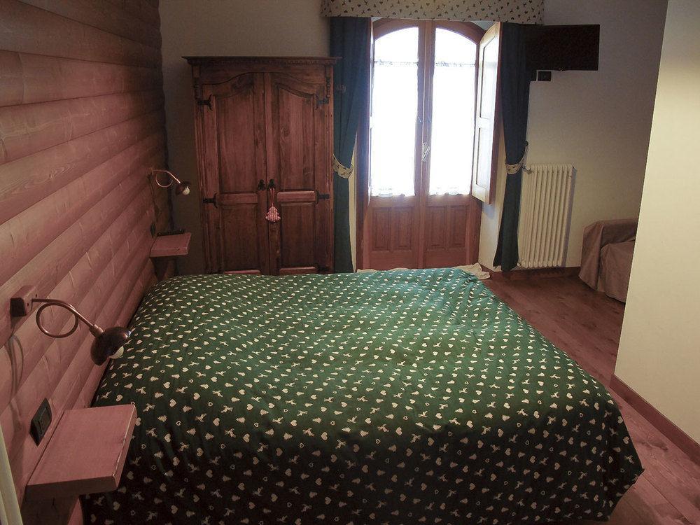 Da Nonna Li Rooms And Breakfast Villetta Barrea Exterior photo