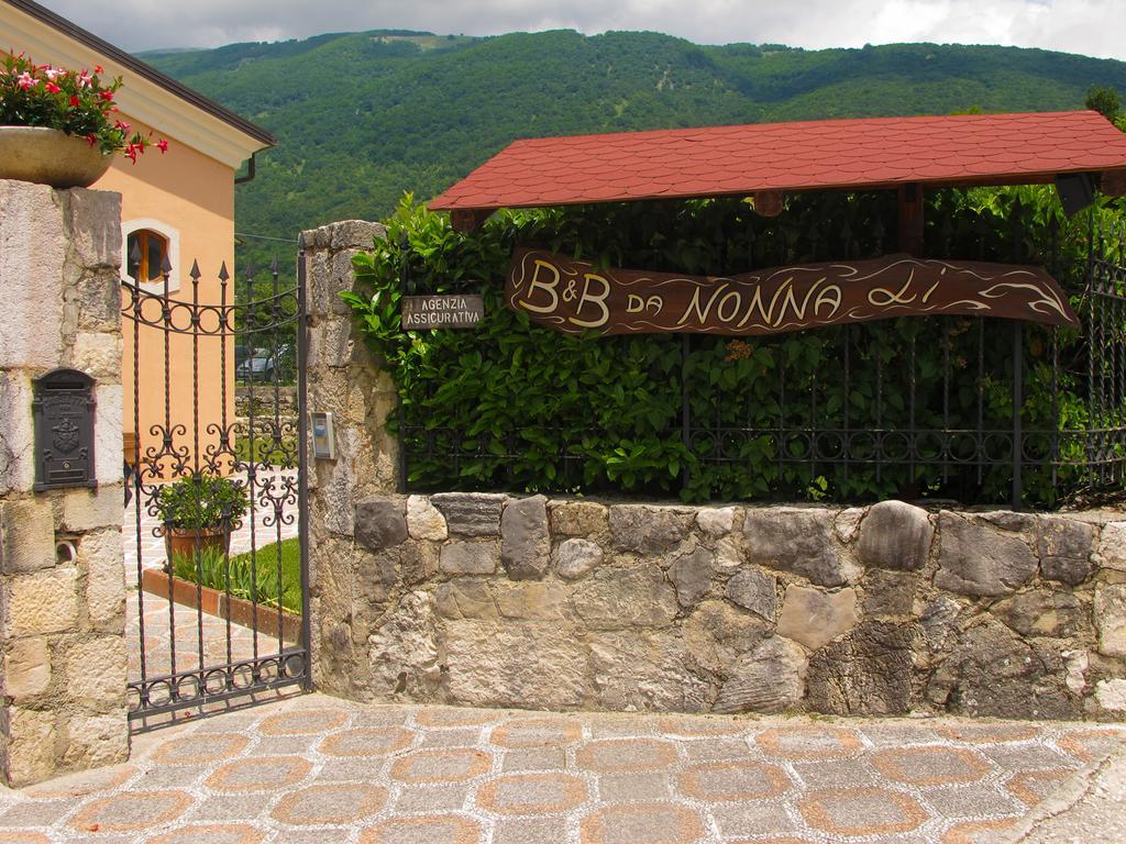 Da Nonna Li Rooms And Breakfast Villetta Barrea Exterior photo