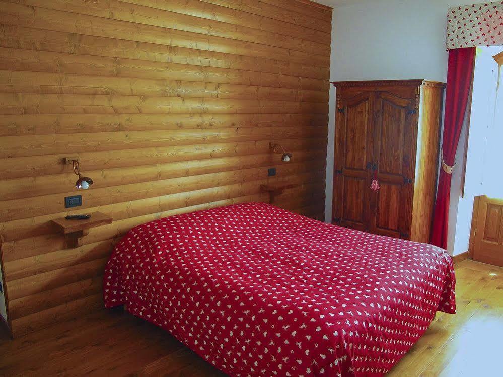 Da Nonna Li Rooms And Breakfast Villetta Barrea Exterior photo