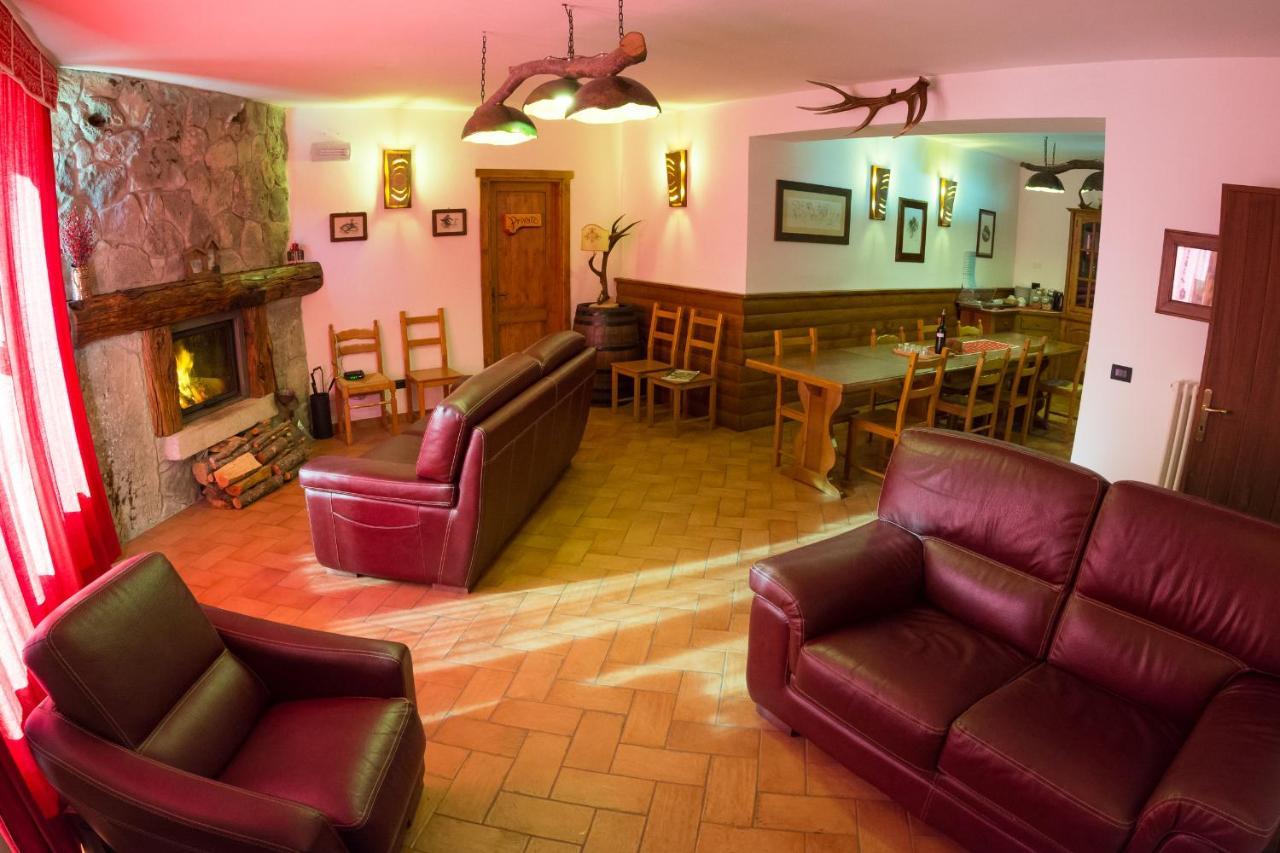 Da Nonna Li Rooms And Breakfast Villetta Barrea Exterior photo